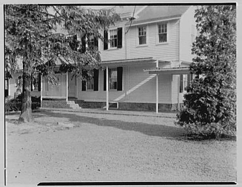 Mrs. David Hamilton, residence on Drake's Corner Rd., Princeton, New Jersey. LOC gsc.5a18826
